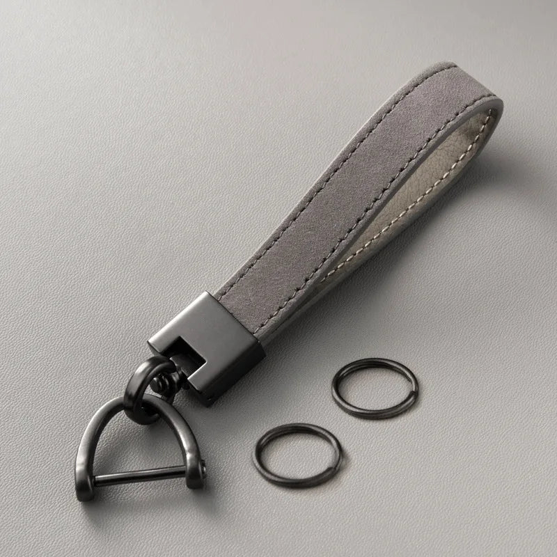 レザー キーホルダー | 編み込みデザイン 本革調 | メンズ レディース 兼用 車 スマートキー キーリング おしゃれ ビジネス ギフト 全4色（イエロー/グレー/コーヒー/ブラック）