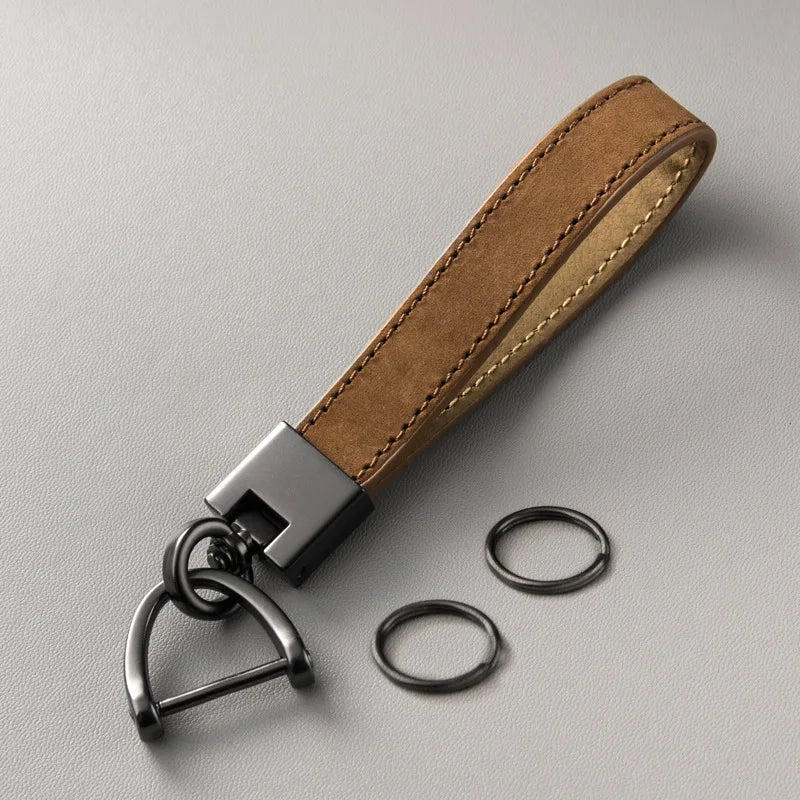 レザー キーホルダー | 編み込みデザイン 本革調 | メンズ レディース 兼用 車 スマートキー キーリング おしゃれ ビジネス ギフト 全4色（イエロー/グレー/コーヒー/ブラック）